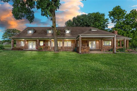 Single Family Residence in Colcord OK 56577 660 Road.jpg