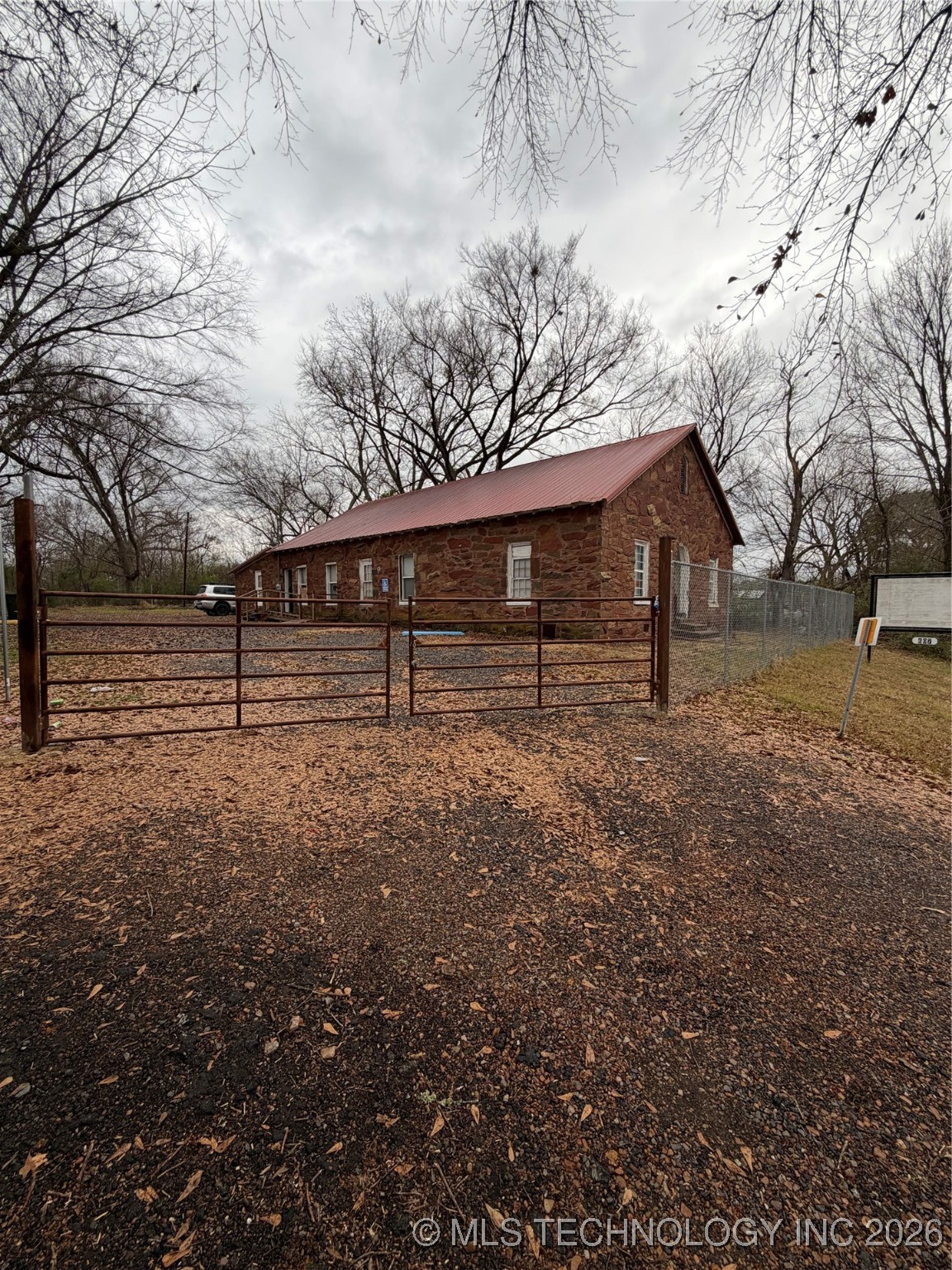 Photo 1 of 7 — 607 SE 3rd, Antlers, OK 74523