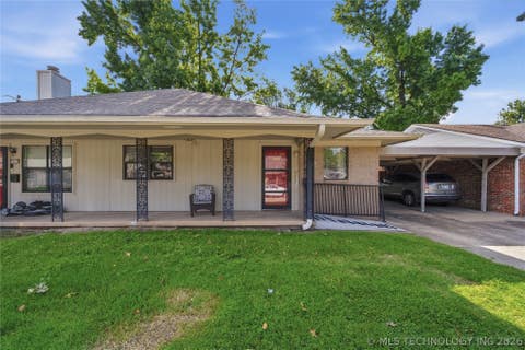 Photo of 5615 S Newport Avenue #5615, Tulsa, OK 74105 (MLS # 2622897)