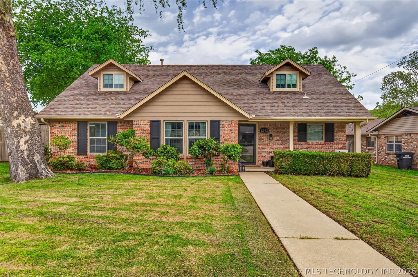 Photo 1 of 40 — 1242 May Lane, Bartlesville, OK 74006