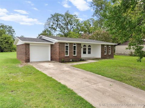 704 Cedar Madill OK 73446