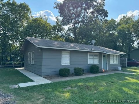 303 W Haynie Avenue Calera OK 74730