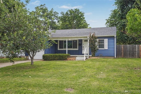 Photo of 49 E 52nd Street, Tulsa, OK 74105 (MLS # 2622202)