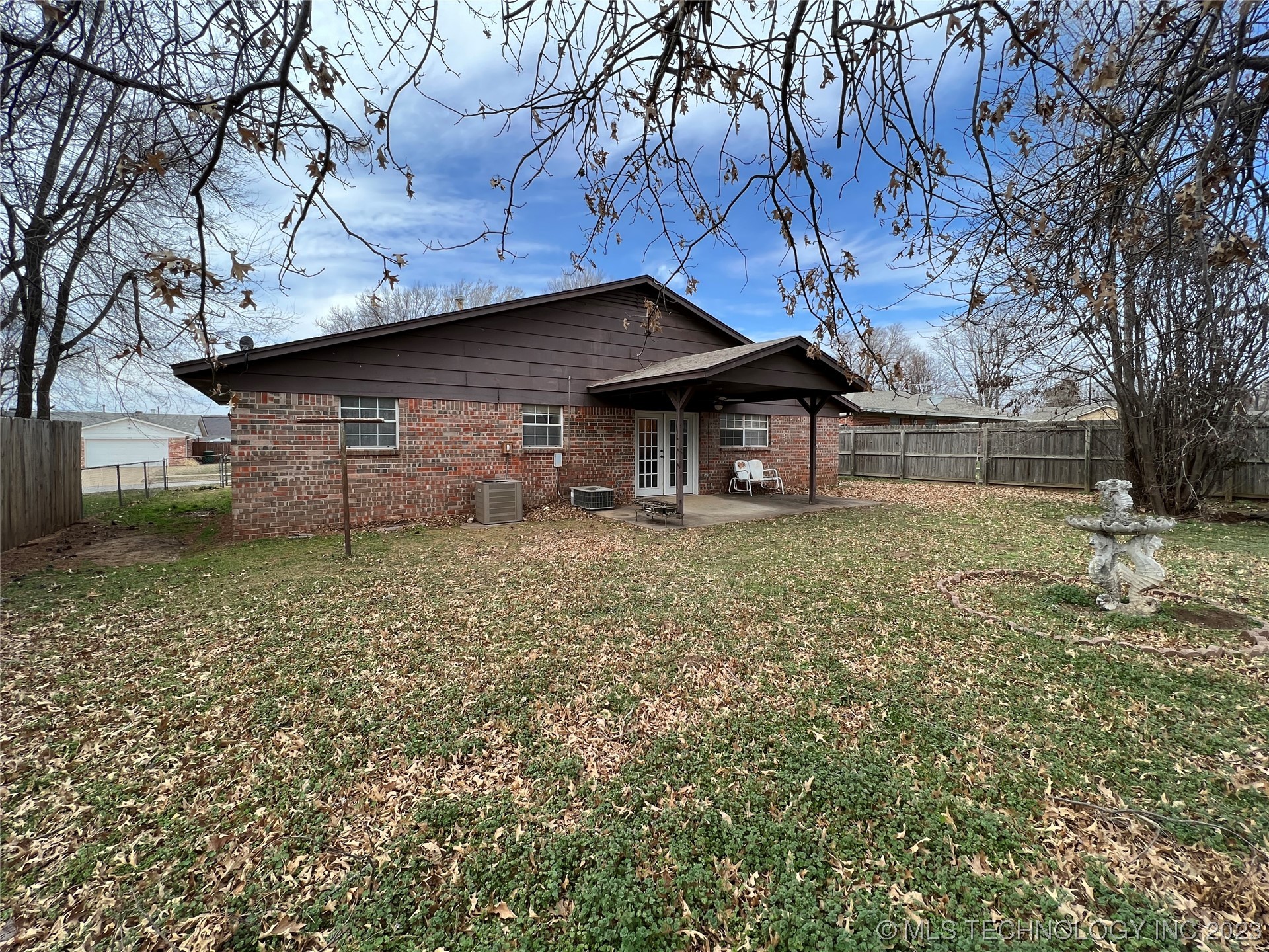 Photo 18 of 19 of 4805 Bermuda Avenue house