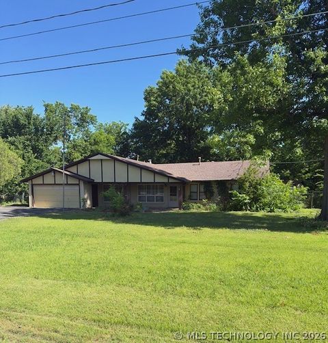 Photo of 8925 E 15th Street, Tulsa, OK 74112 (MLS # 2617383)
