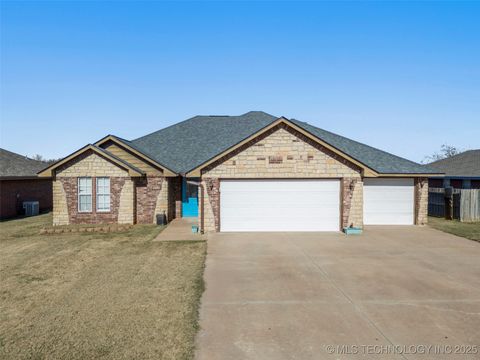 Photo of 1702 W 21st Ave, Stillwater, OK 74074 (MLS # 2547100)