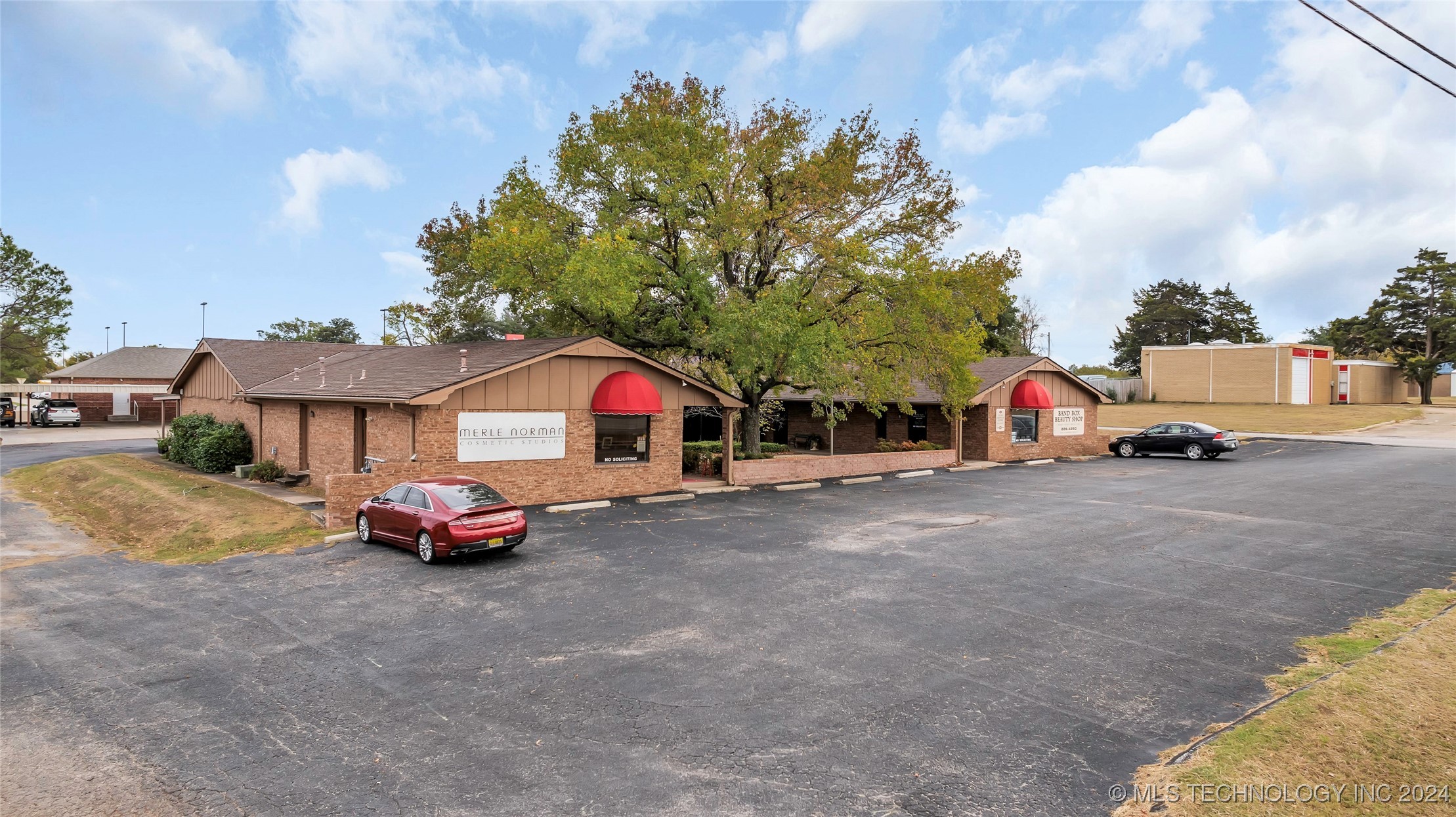 2400 N Commerce Street