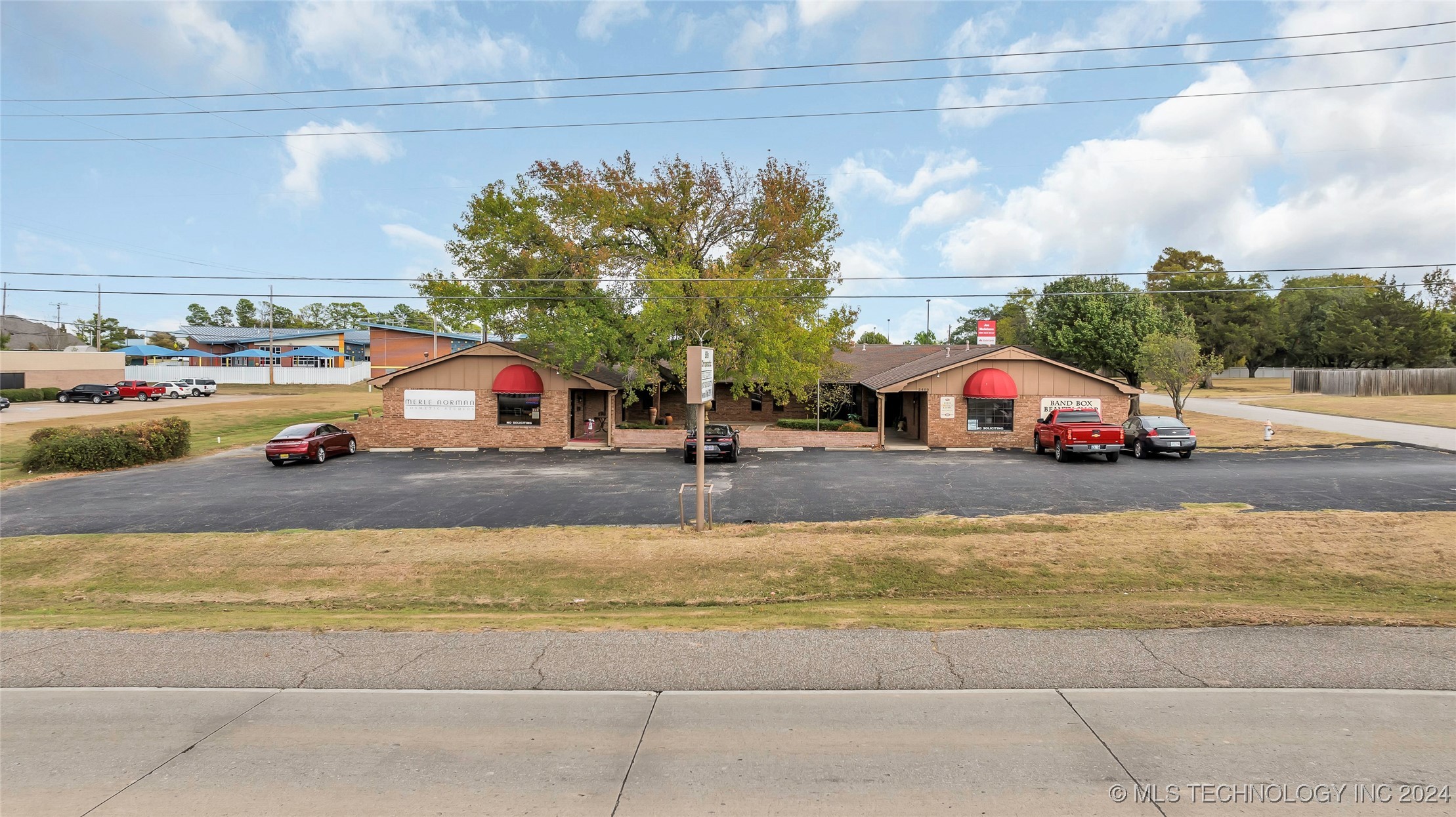 2400 N Commerce Street