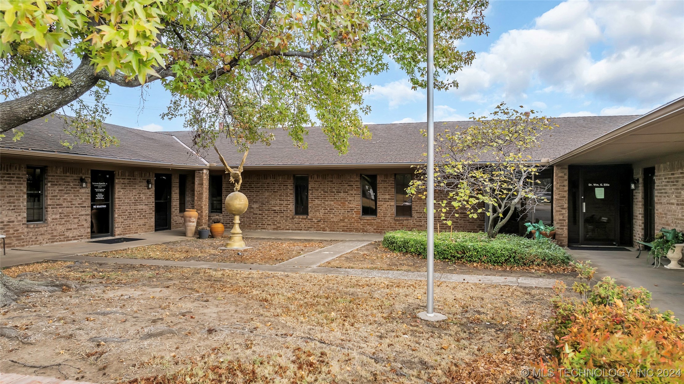 2400 N Commerce Street