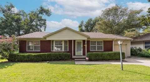 Photo of 4162 S St Louis Avenue, Tulsa, OK 74105 (MLS # 2622930)