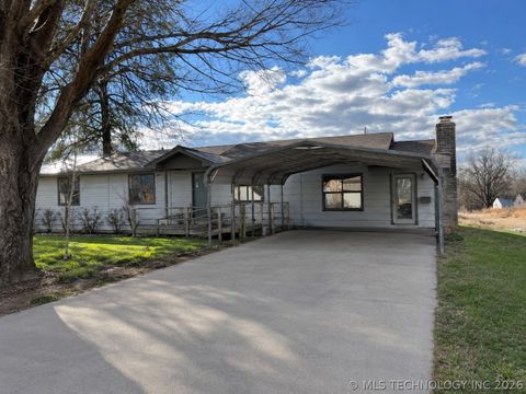 Photo of 591 E Street, Blackburn, OK 74058 (MLS # 2617432)