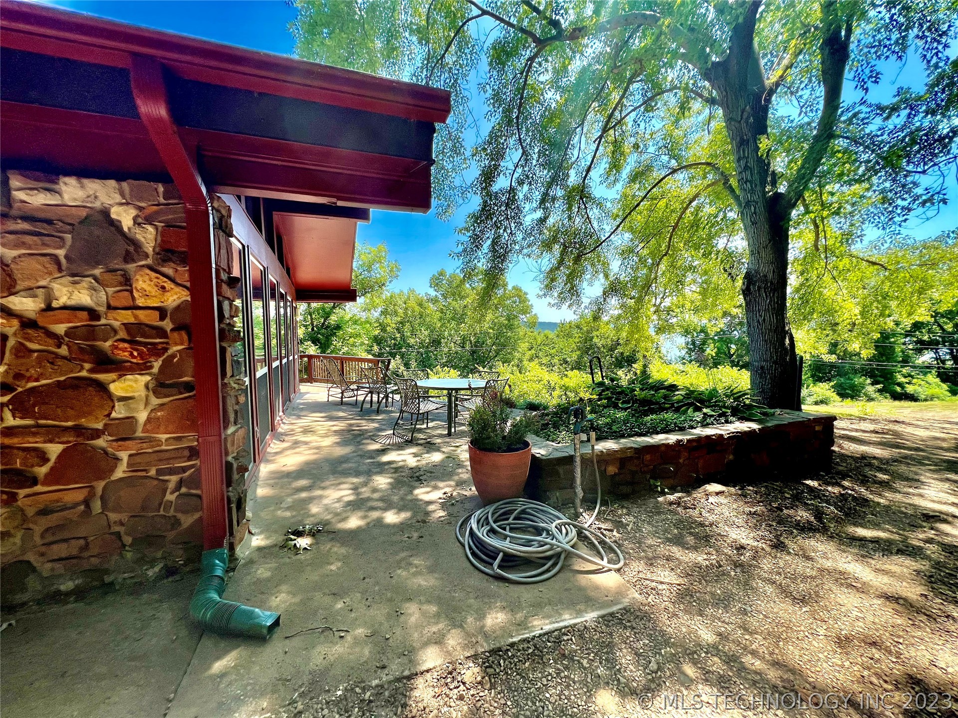 Photo 3 of 19 of 446383 Simco Road house