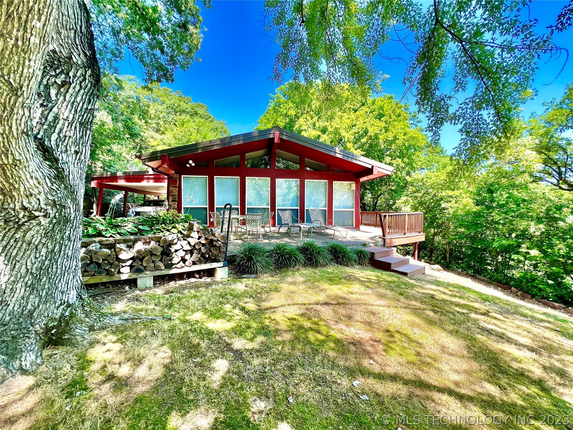 Photo 1 of 19 of 446383 Simco Road house