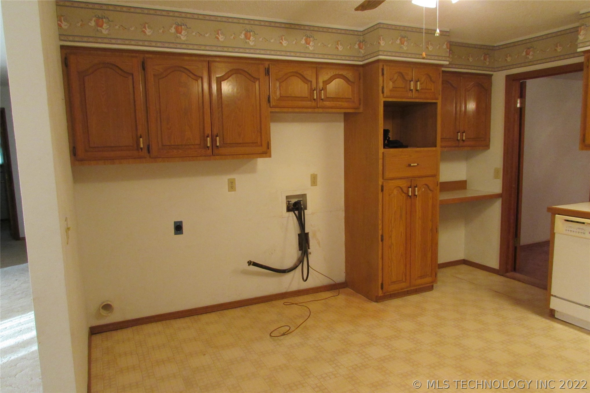 Photo 6 of 26 of 808 S Holmes Street house