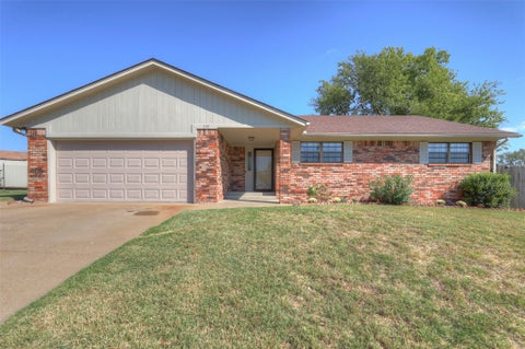 Photo of 330 Cara Lee Lane, Bartlesville, OK 74006 (MLS # 2637450)
