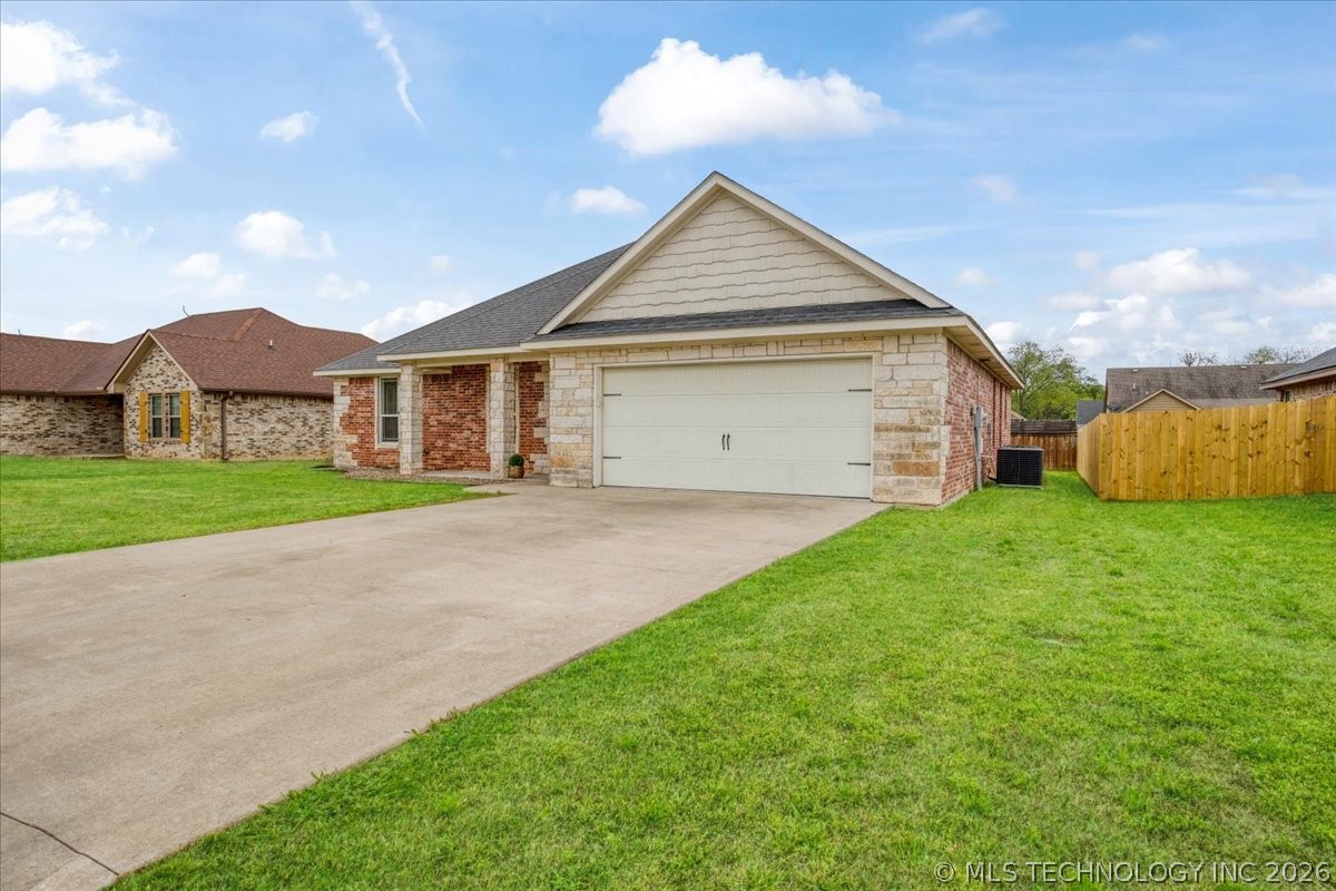 3425 Overland Drive
