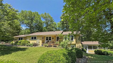 Photo of 202 Alder Way, Tahlequah, OK 74464 (MLS # 2615585)