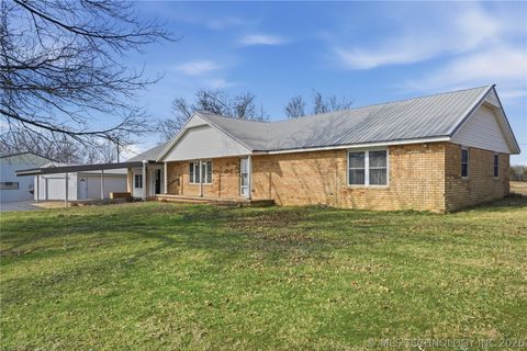Photo of 12192 S Highway 64, Muskogee, OK 74403 (MLS # 2608019)