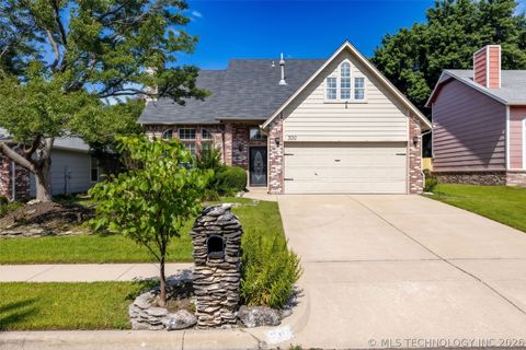 Photo of 500 S Nyssa Avenue, Broken Arrow, OK 74012 (MLS # 2625262)