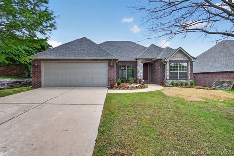 Photo of 4526 E 141st Place S, Bixby, OK 74008 (MLS # 2617094)