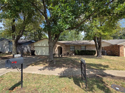 Photo of 1217 S GUM Avenue, Broken Arrow, OK 74012 (MLS # 2630547)