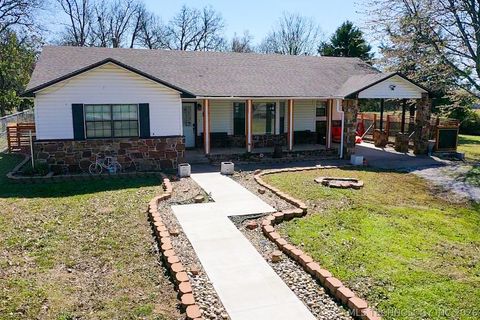 Photo of 21331 W Cookson Bend, Cookson, OK 74427 (MLS # 2604472)