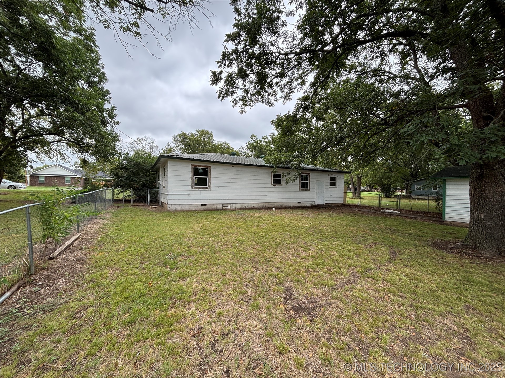 609 S McKinley