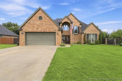 Photo of 1002 Beretta Boulevard, Durant, OK 74701 (MLS # 2625230)
