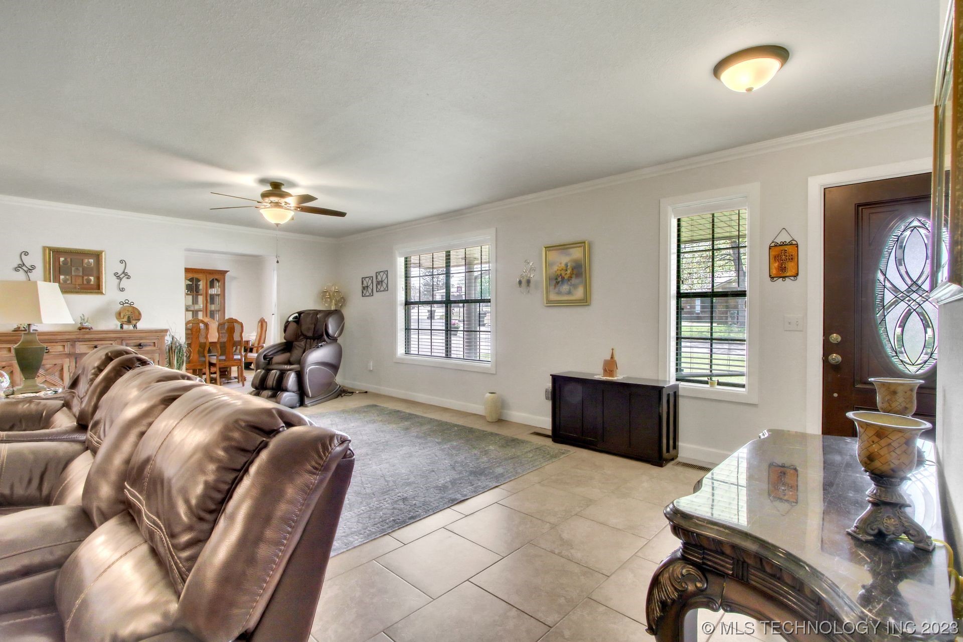 Photo 12 of 50 of 621 Post Oak Road house