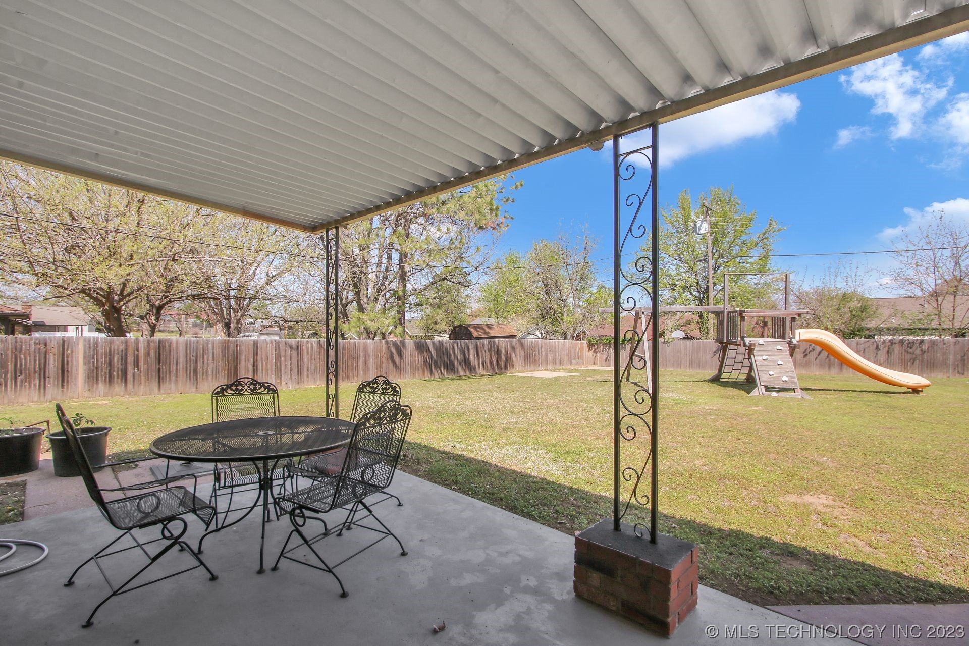 Photo 40 of 50 of 621 Post Oak Road house