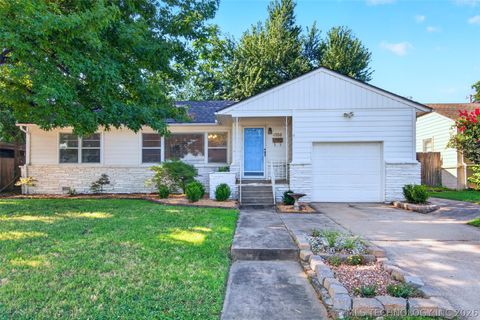 Photo of 4556 E 28th Street, Tulsa, OK 74114 (MLS # 2625228)