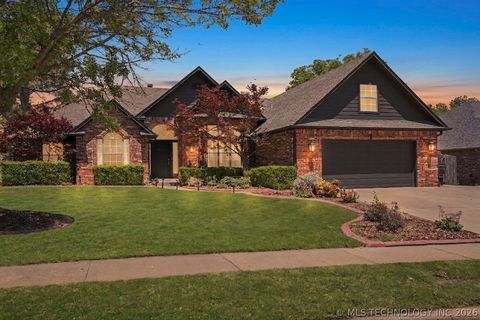 Photo of 9503 E 112th Place S, Bixby, OK 74008 (MLS # 2617115)