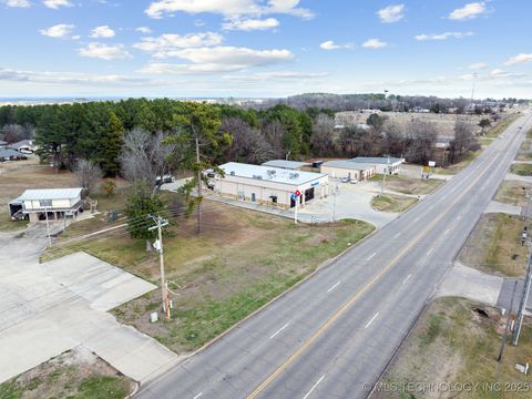 2017 E Washington Street Idabel OK 74745