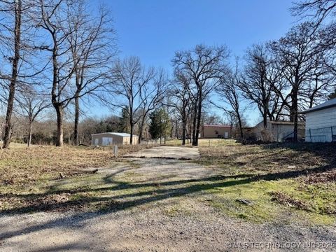 1506 Pin Oak Kingston OK 73439