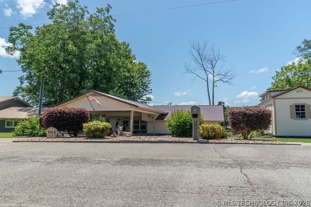 1064 Lakeside Drive