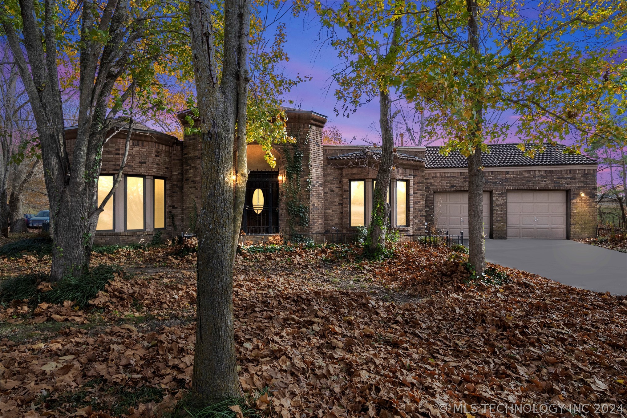 View Broken Arrow, OK 74014 house