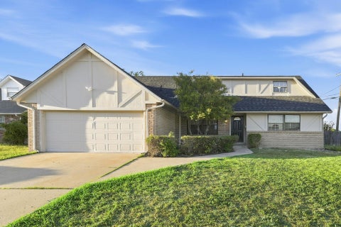 Photo of 8911 E 26th Place, Tulsa, OK 74129 (MLS # 2637724)