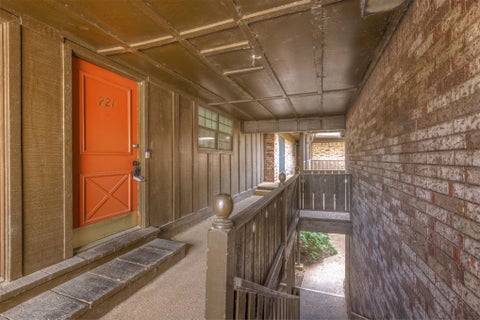 Photo of 2224 S Boston Avenue #221, Tulsa, OK 74114 (MLS # 2638182)