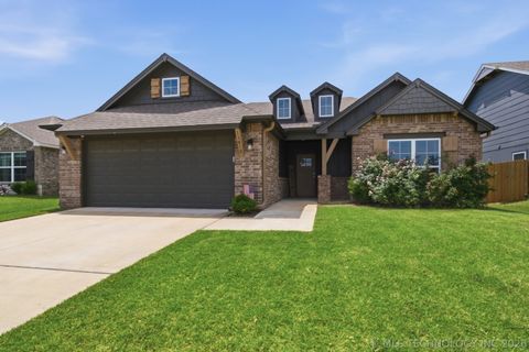 Photo of 13010 E 124th Street N, Owasso, OK 74021 (MLS # 2625130)