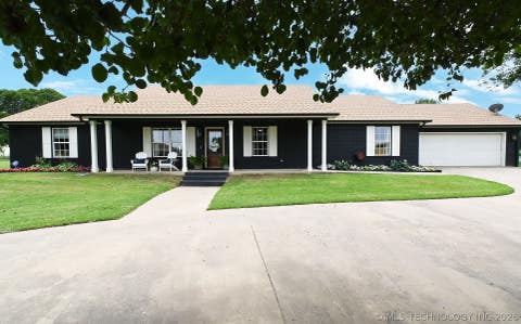 Photo of 106 Park View Circle, Gore, OK 74435 (MLS # 2619783)