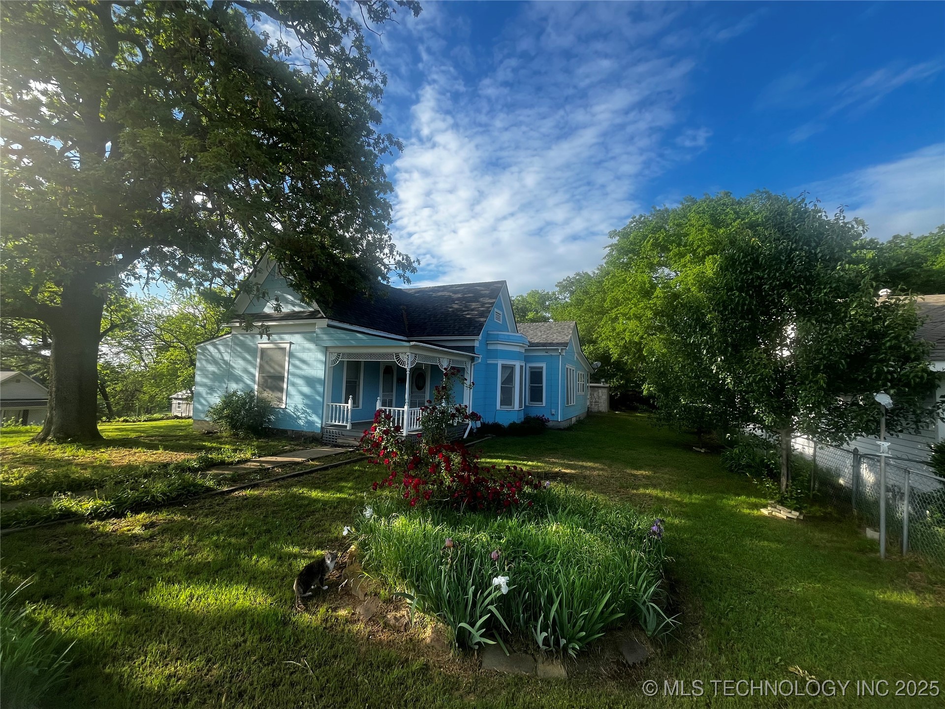 377 W 1st