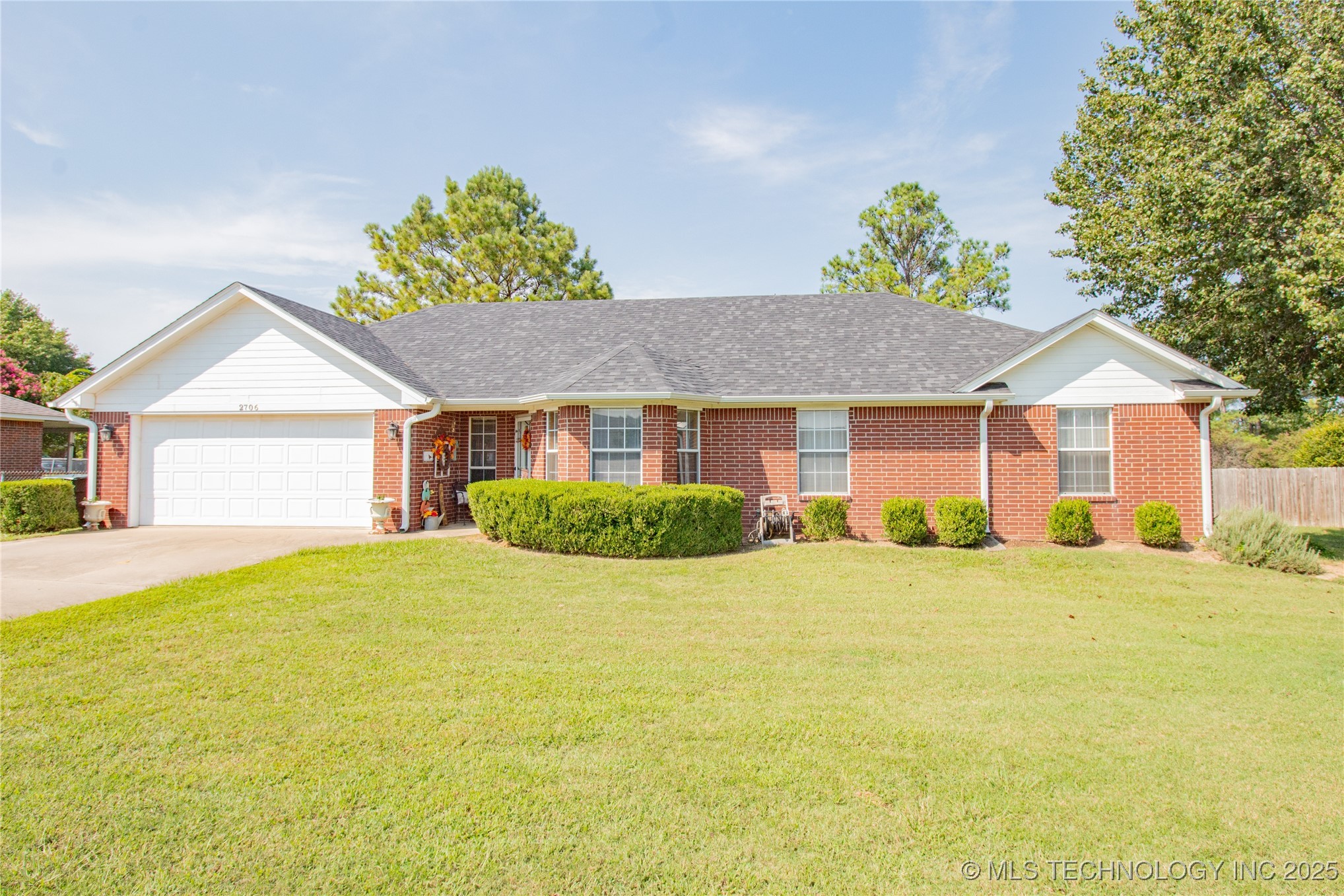 2706 Forrest Circle
