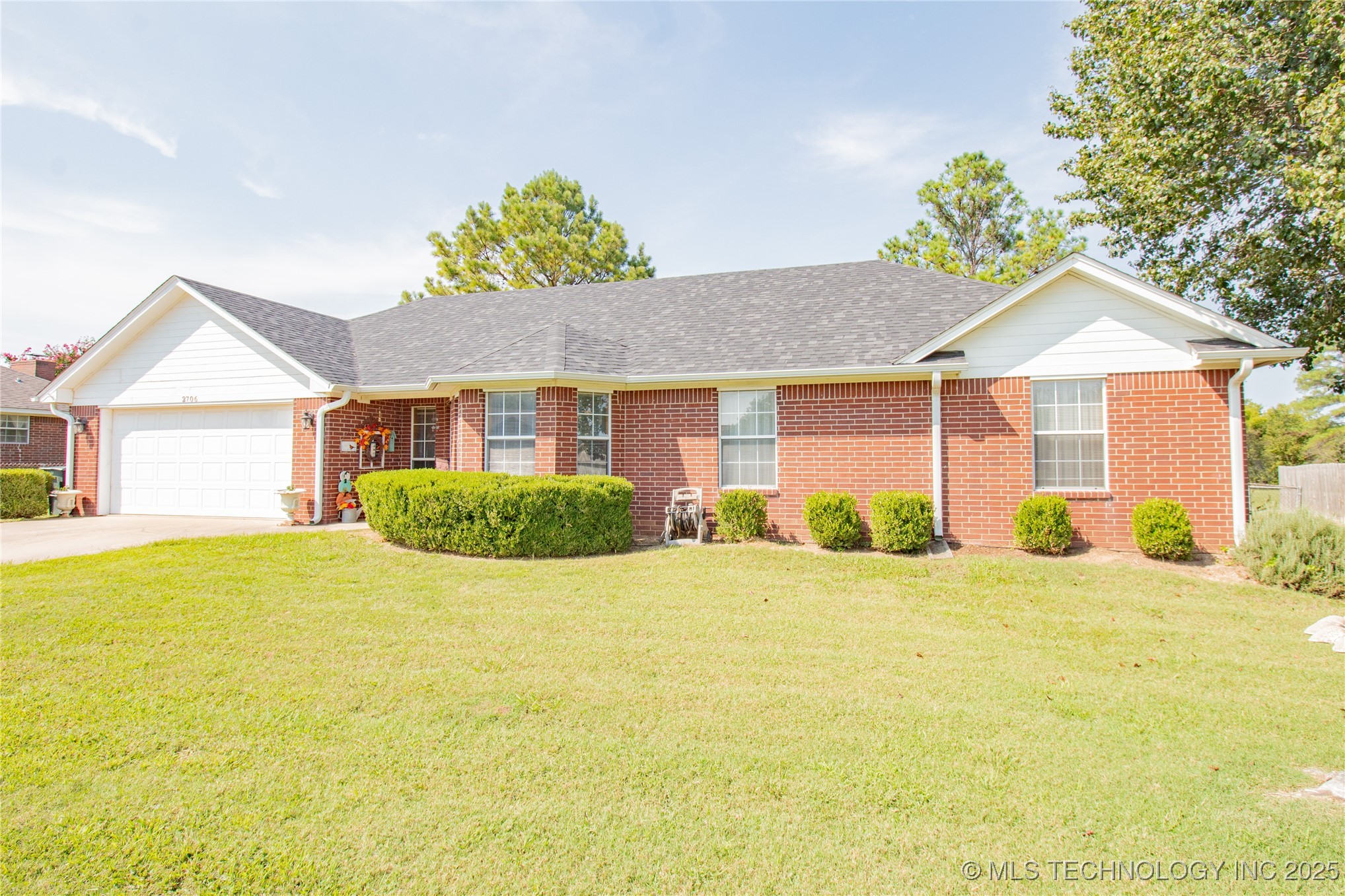 2706 Forrest Circle