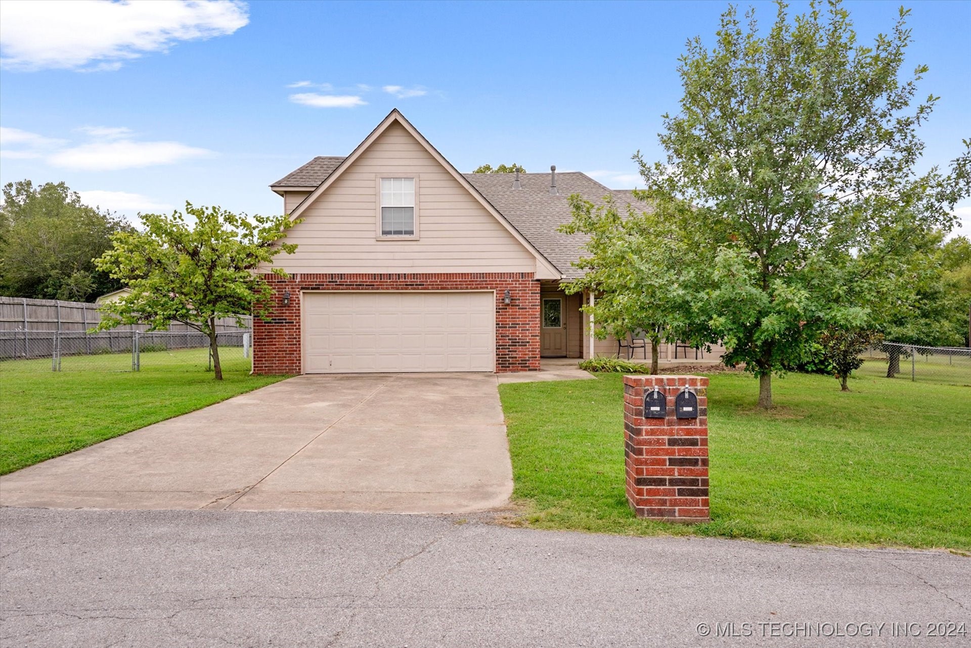 View Broken Arrow, OK 74014 house
