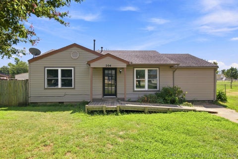 Photo of 204 E Beaver Street, Jenks, OK 74037 (MLS # 2632233)