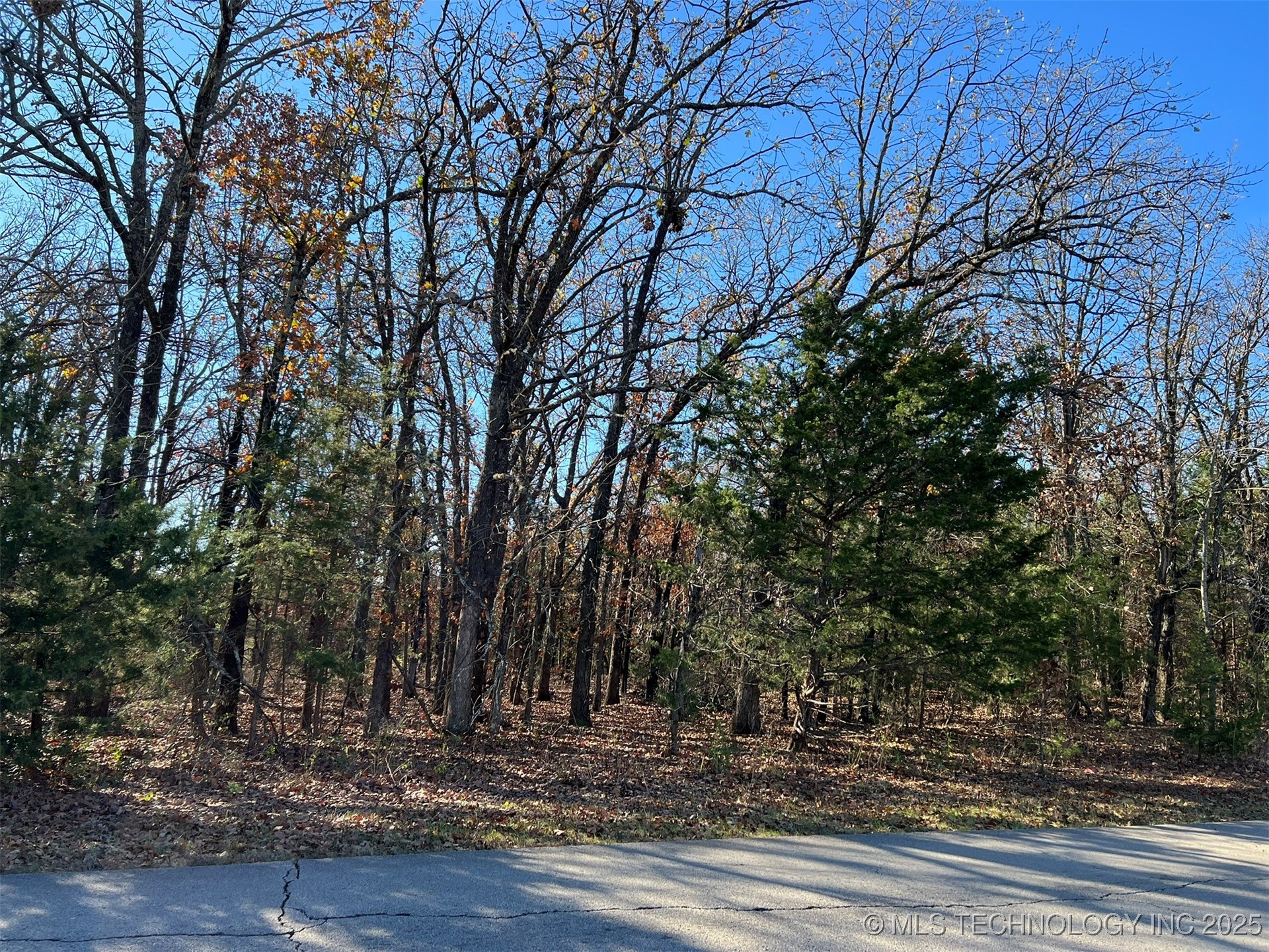 Photo 1 of 10 — 32552 Meadowood Drive, Mannford, OK 74044