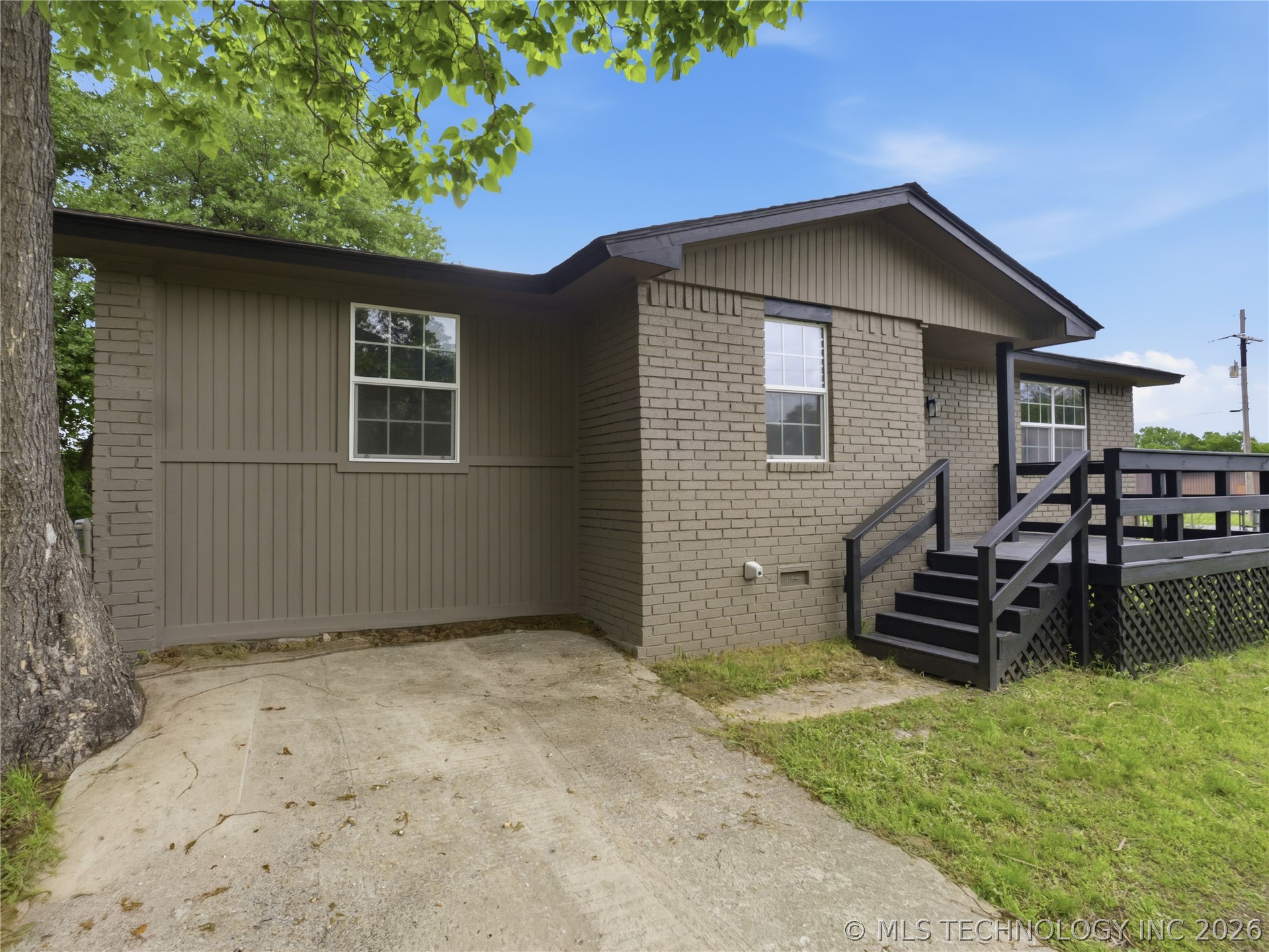 271 E 2nd