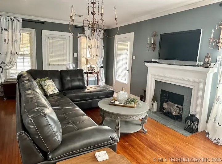 1124 W Elm