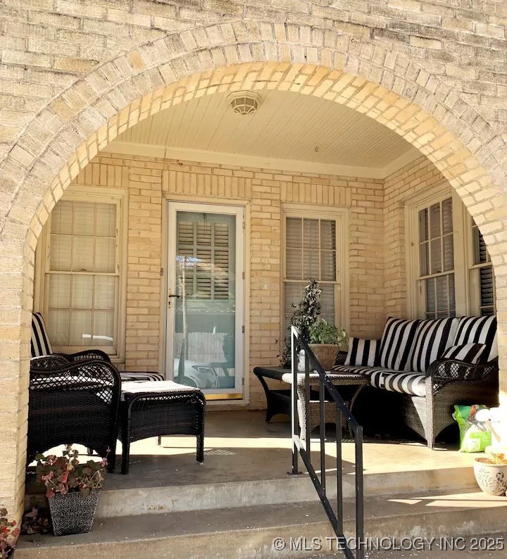 1124 W Elm
