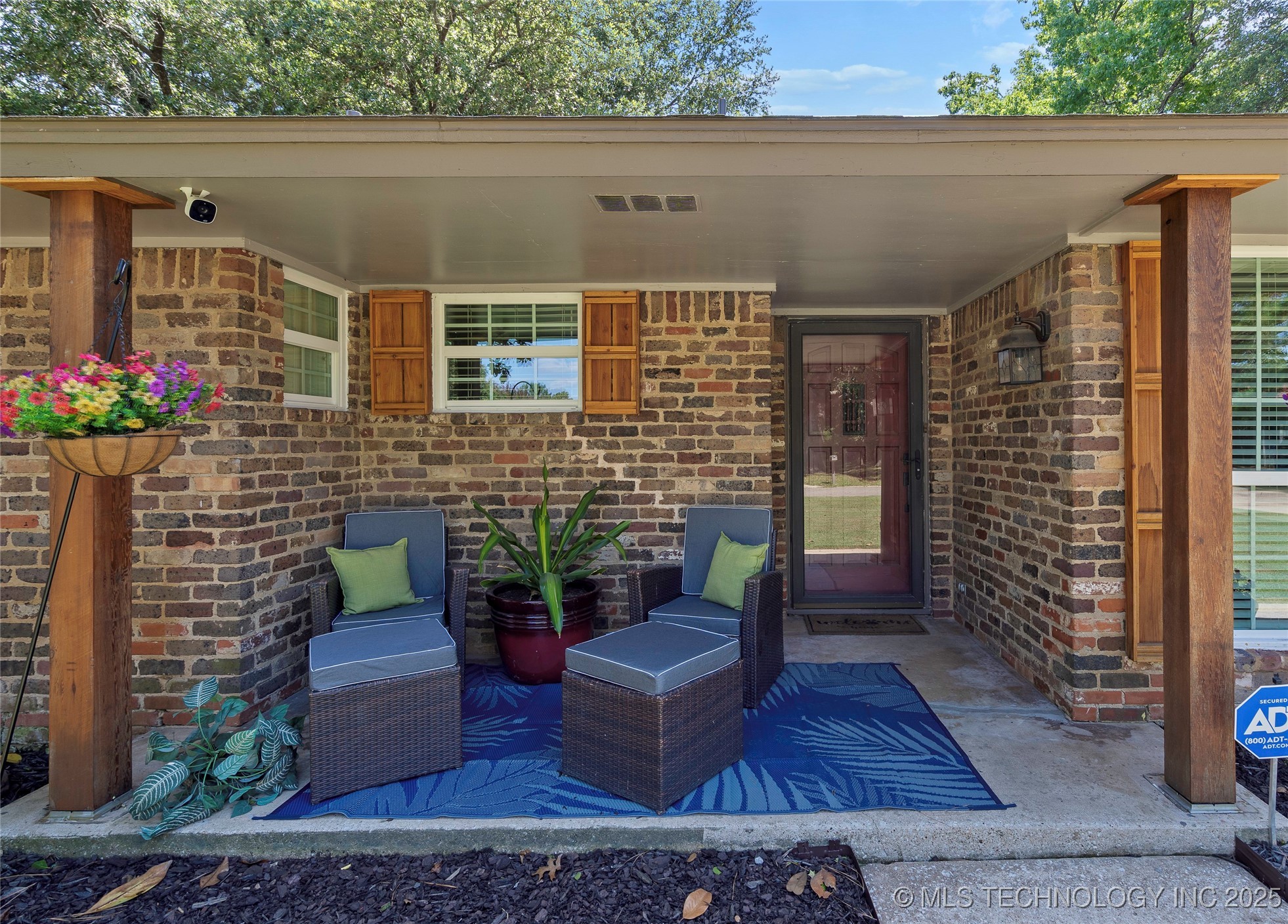 2109 W Locust Street